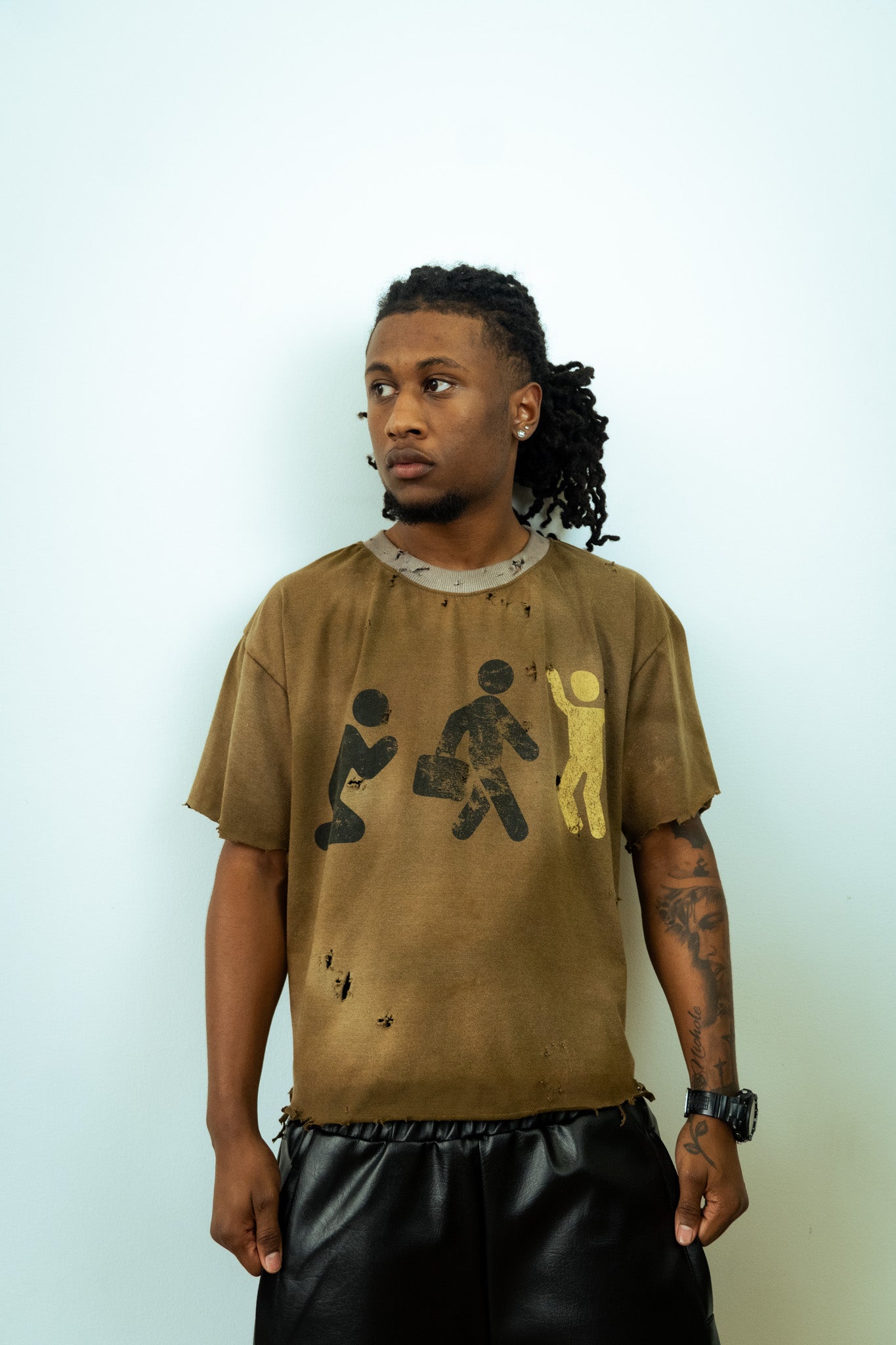 COFFEE BROWN DISTRESSED TEE